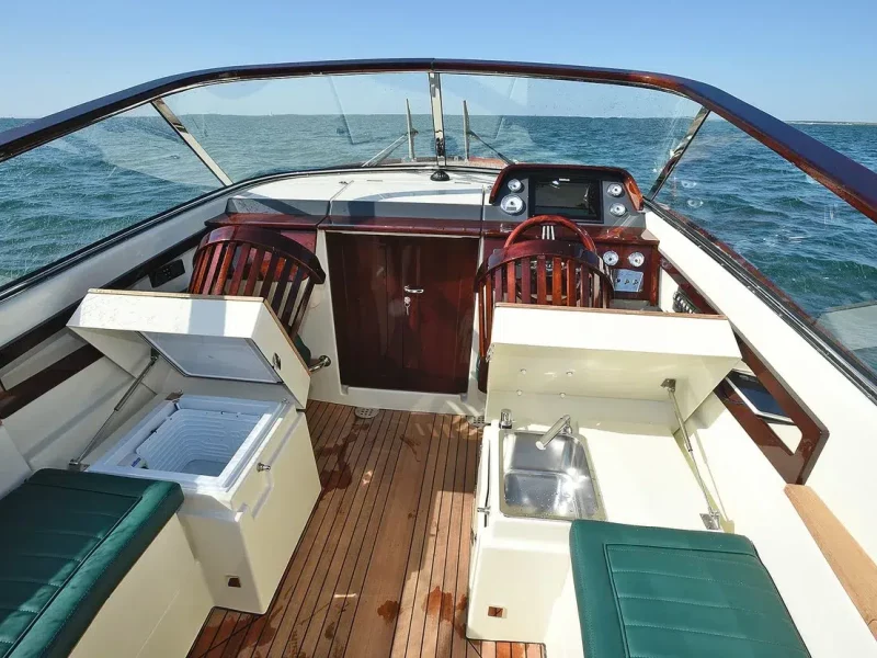 Tofinou-lady-jane-equipments-on-board-hybrid-electric-propulsion-by-lanéva